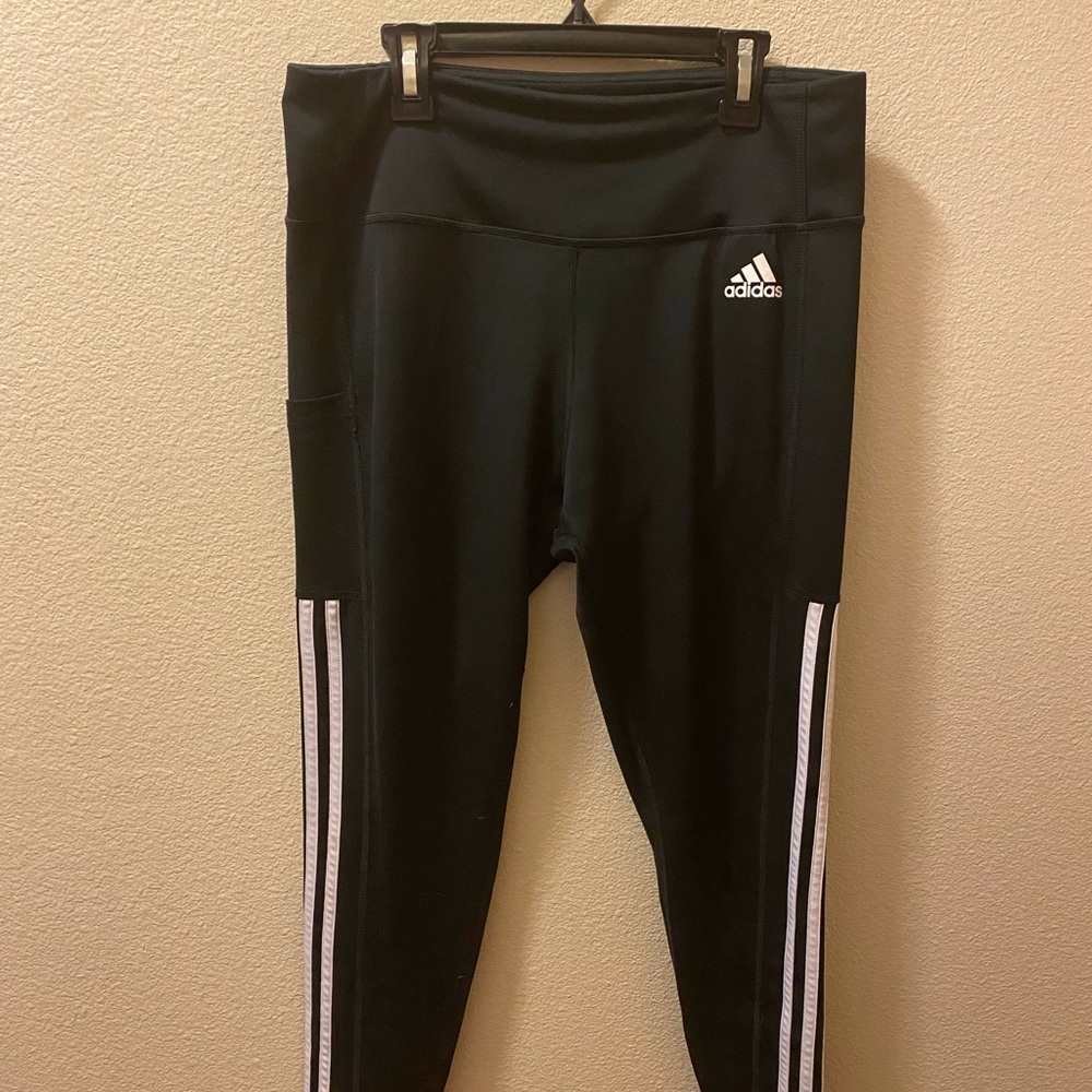 Black Adidas Large women’s leggings